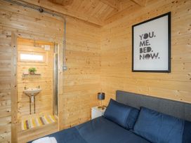 Trem Y Mor Lodge - Anglesey - 1113608 - thumbnail photo 9