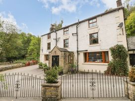 Pig-of-Lead - Peak District - 1113666 - thumbnail photo 1