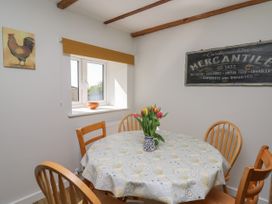 Cattle Tree Cottage - South Wales - 1115160 - thumbnail photo 6