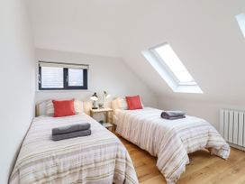 Kite View Cottage - Cotswolds - 1115409 - thumbnail photo 35