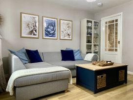 Waterfall Cottage - North Wales - 1115649 - thumbnail photo 4