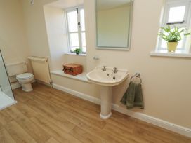 A bathroom with a sink and toilet at Garsdale Foot in Sedbergh