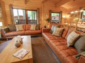 Leafy Hollow Lodge - Lincolnshire - 1116205 - thumbnail photo 6