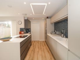 Lilac Cottage - Hampshire - 1116234 - thumbnail photo 9