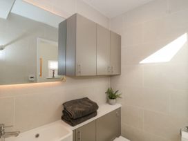 Lilac Cottage - Hampshire - 1116234 - thumbnail photo 23