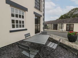 Whistle Stop Apartment - North Wales - 1116654 - thumbnail photo 19