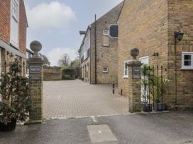 Carpenters - Kent & Sussex - 1116668 - thumbnail photo 31