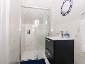 Carpenters - Kent & Sussex - 1116668 - thumbnail photo 25