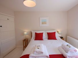 Shrimpers Cottage, Aldeburgh - Suffolk & Essex - 1116897 - thumbnail photo 12