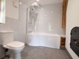 1 Tunns Cottages, Rushmere, nr Beccles - Norfolk - 1116954 - thumbnail photo 7