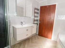 Hawksbridge Bungalow - Peak District - 1117675 - thumbnail photo 23