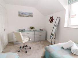 Harbourside Cottage - Devon - 1118126 - thumbnail photo 20