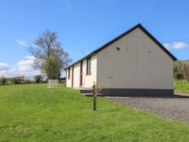 Sunny Cottage - Mid Wales - 1118225 - thumbnail photo 4