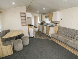 Jay 25 - North Yorkshire (incl. Whitby) - 1118426 - thumbnail photo 4
