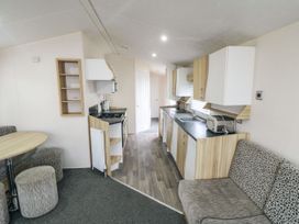 Jay 25 - North Yorkshire (incl. Whitby) - 1118426 - thumbnail photo 6