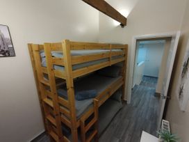 Queens Holiday Apartment - South Wales - 1119295 - thumbnail photo 20