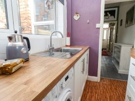 11 Trafalgar Terrace - North Yorkshire (incl. Whitby) - 1120514 - thumbnail photo 11
