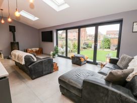 Eaton House, 7 Rectory View - North Yorkshire (incl. Whitby) - 1120519 - thumbnail photo 3