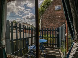 Horsebox 1 - Herefordshire - 1120603 - thumbnail photo 11