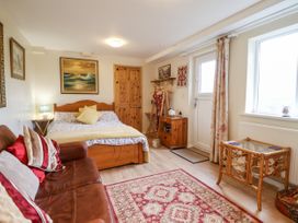 Westoe Hideaway - North Wales - 1120628 - thumbnail photo 11