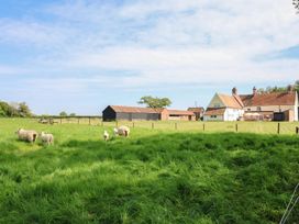 South Grange House & Cottage - Suffolk & Essex - 1120756 - thumbnail photo 57