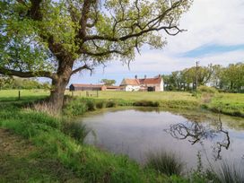 South Grange House & Cottage - Suffolk & Essex - 1120756 - thumbnail photo 54