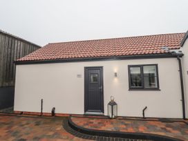 Willow - North Yorkshire (incl. Whitby) - 1120946 - thumbnail photo 2
