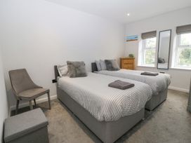8 Cardiff Road - North Wales - 1121121 - thumbnail photo 11
