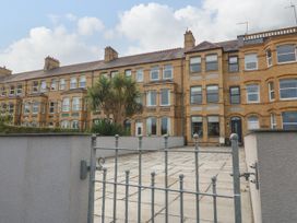 8 Cardiff Road - North Wales - 1121121 - thumbnail photo 27