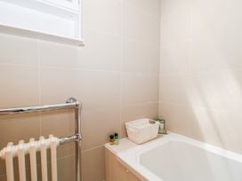 The Pound - Somerset & Wiltshire - 1121584 - thumbnail photo 41