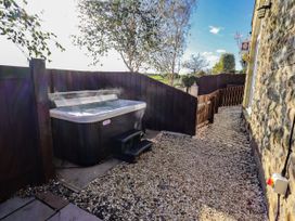 Red Fox - Northumberland - 1122260 - thumbnail photo 2