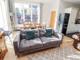 Red Fox - Northumberland - 1122260 - thumbnail photo 5