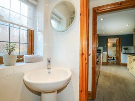 Adelaide Cottage - Peak District - 1122464 - thumbnail photo 12