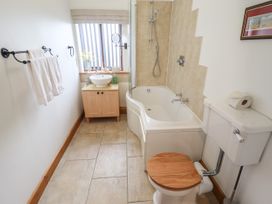 Tawny Cottage - Lincolnshire - 1122497 - thumbnail photo 17