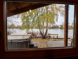 Avocet Lodge - Lincolnshire - 1122889 - thumbnail photo 9