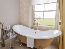 The Stables and West Wing - North Yorkshire (incl. Whitby) - 1123096 - thumbnail photo 14