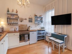 Crescent Avenue, Apartment 2 - North Yorkshire (incl. Whitby) - 1123595 - thumbnail photo 2