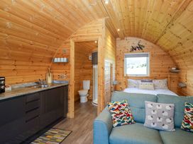 A studio with kitchen and sleeping area at Cherry in Ulverston