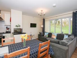 12 The Dell - Norfolk - 1124227 - thumbnail photo 4