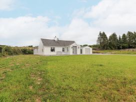 White Cottage - South Ireland - 1124250 - thumbnail photo 1