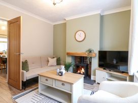 The Crooked Cottage - Peak District - 1124448 - thumbnail photo 2