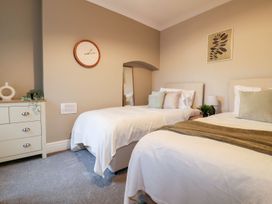 The Crooked Cottage - Peak District - 1124448 - thumbnail photo 10