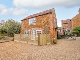 Granary Cottage at The Old Bakehouse - Norfolk - 1124516 - thumbnail photo 1