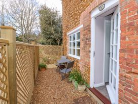 Granary Cottage at The Old Bakehouse - Norfolk - 1124516 - thumbnail photo 3