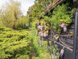 Cart Wheel Cottage - Suffolk & Essex - 1124756 - thumbnail photo 22