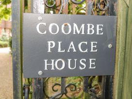 Coombe Place House - Hampshire - 1124828 - thumbnail photo 2