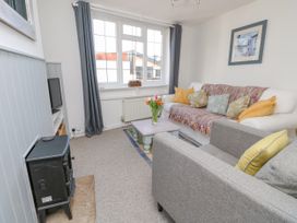 1 Tulse Hill Cottages - Isle of Wight & Hampshire - 1125141 - thumbnail photo 2