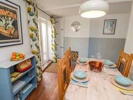 1 Tulse Hill Cottages - Isle of Wight & Hampshire - 1125141 - thumbnail photo 5
