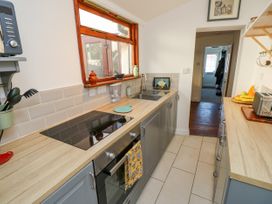1 Tulse Hill Cottages - Isle of Wight & Hampshire - 1125141 - thumbnail photo 8
