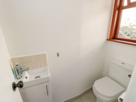 1 Tulse Hill Cottages - Isle of Wight & Hampshire - 1125141 - thumbnail photo 11